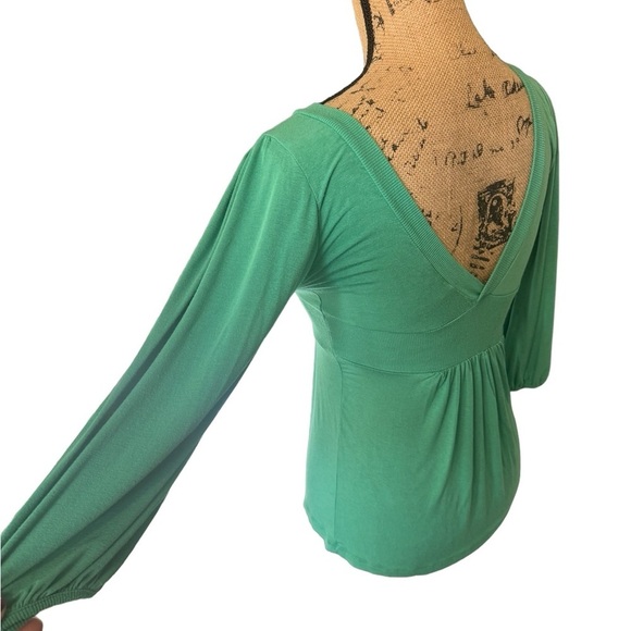 Wet Seal Juniors top. Super soft! V neck back and front. Size Small. - Picture 3 of 5